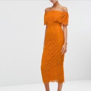 A beautiful fitted yellow dress